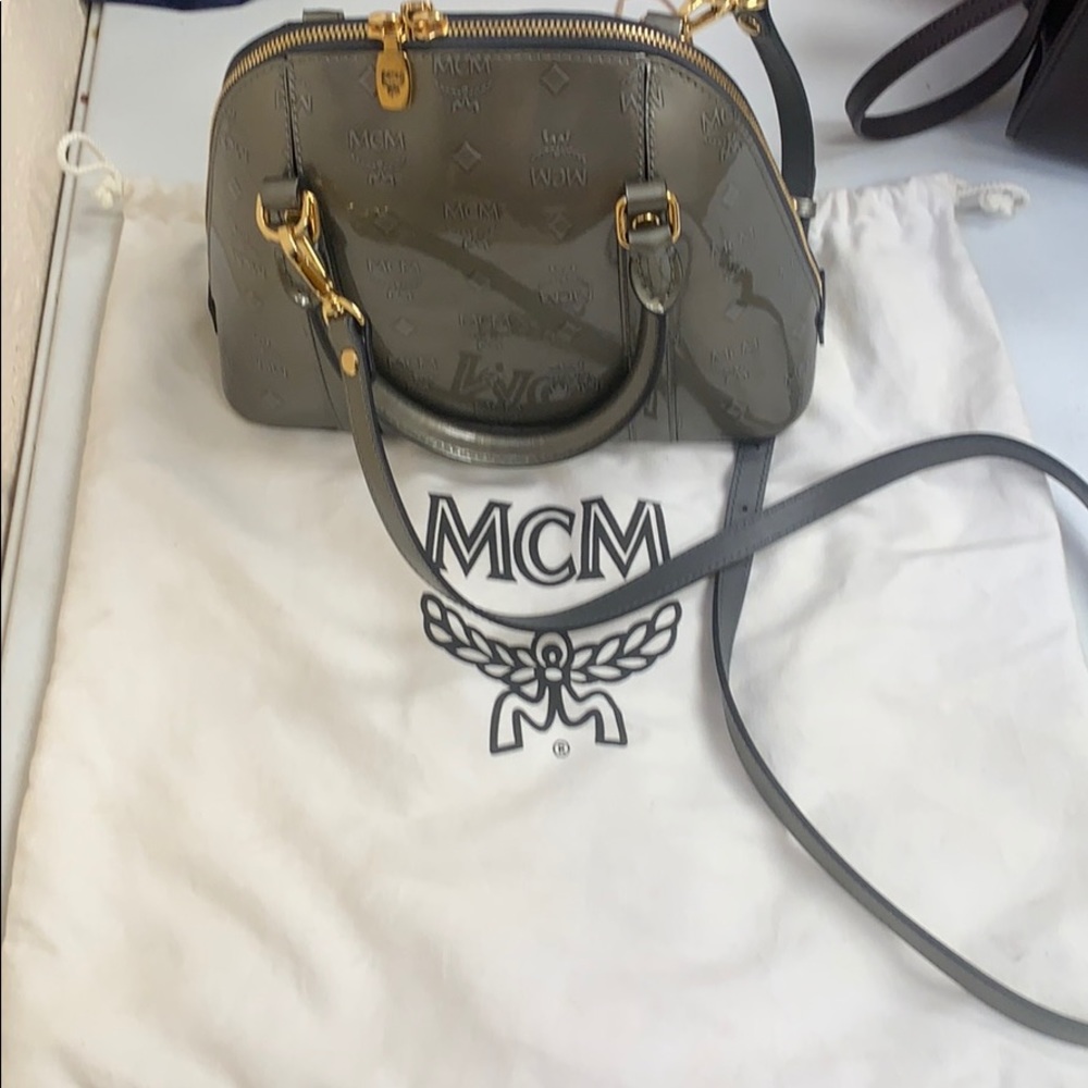 Small green bag satchels